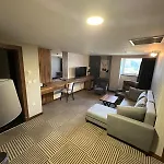 Shelby Hotel 4*
