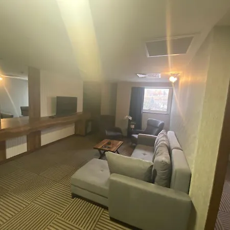 Shelby Hotel